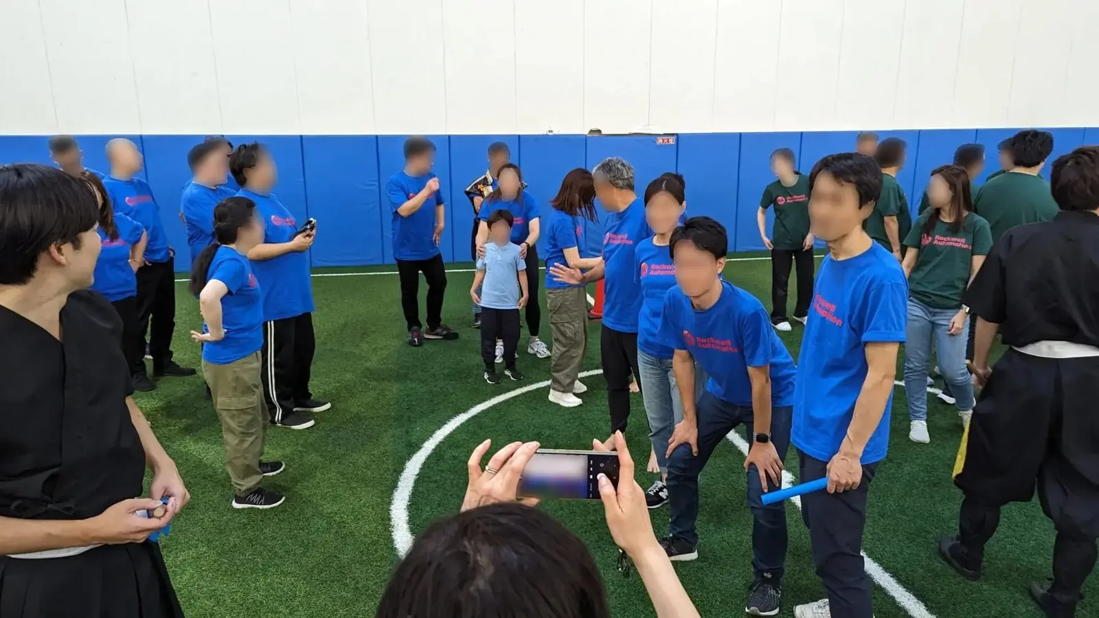 会場で競技を見守る参加者